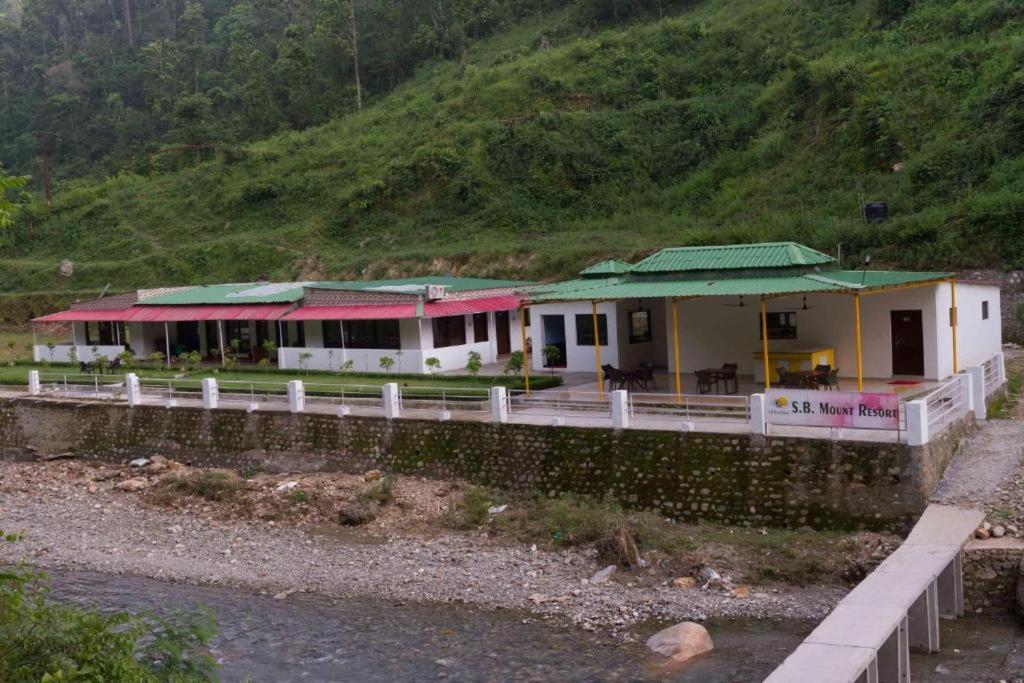 Riverside Resort Lansdowne Buitenkant foto